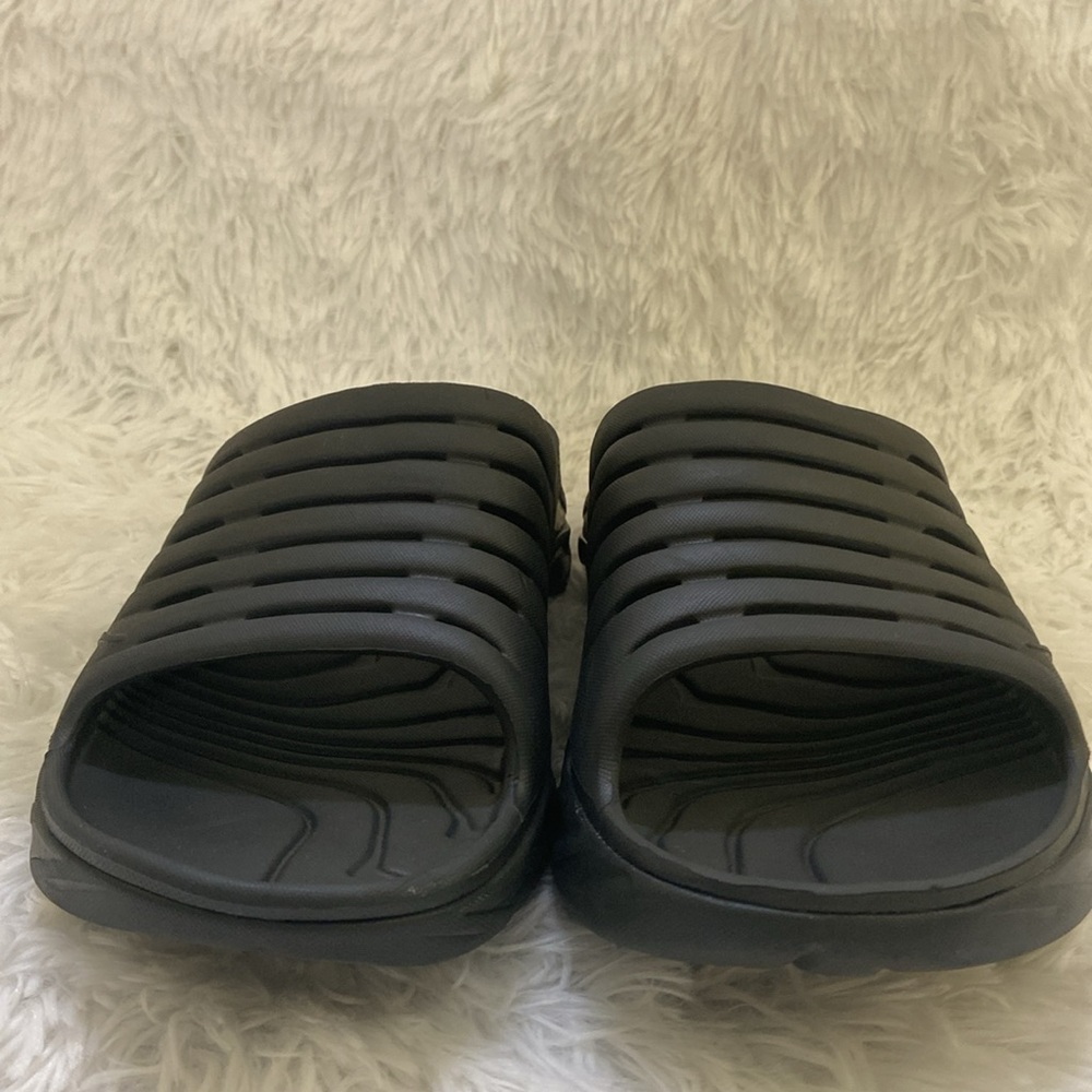 HOKA ONE ONE,MEN,DARK GREY,ORA RECOVERY SLIPPERS. SIZE- M 12 - Picture 3 of 9